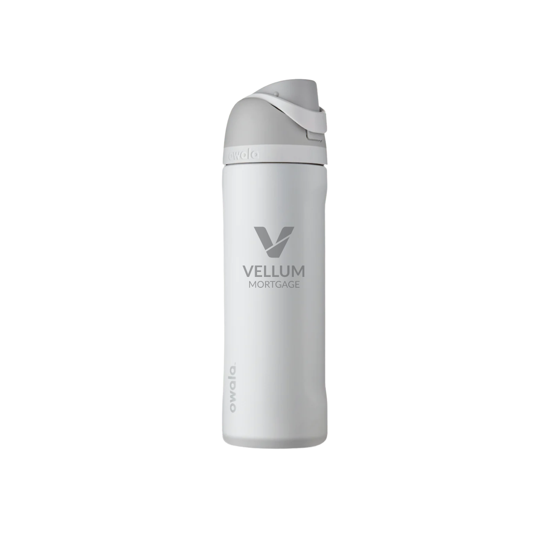Owala FreeSip Water Bottle – 24 oz (Shy Marshmallow)